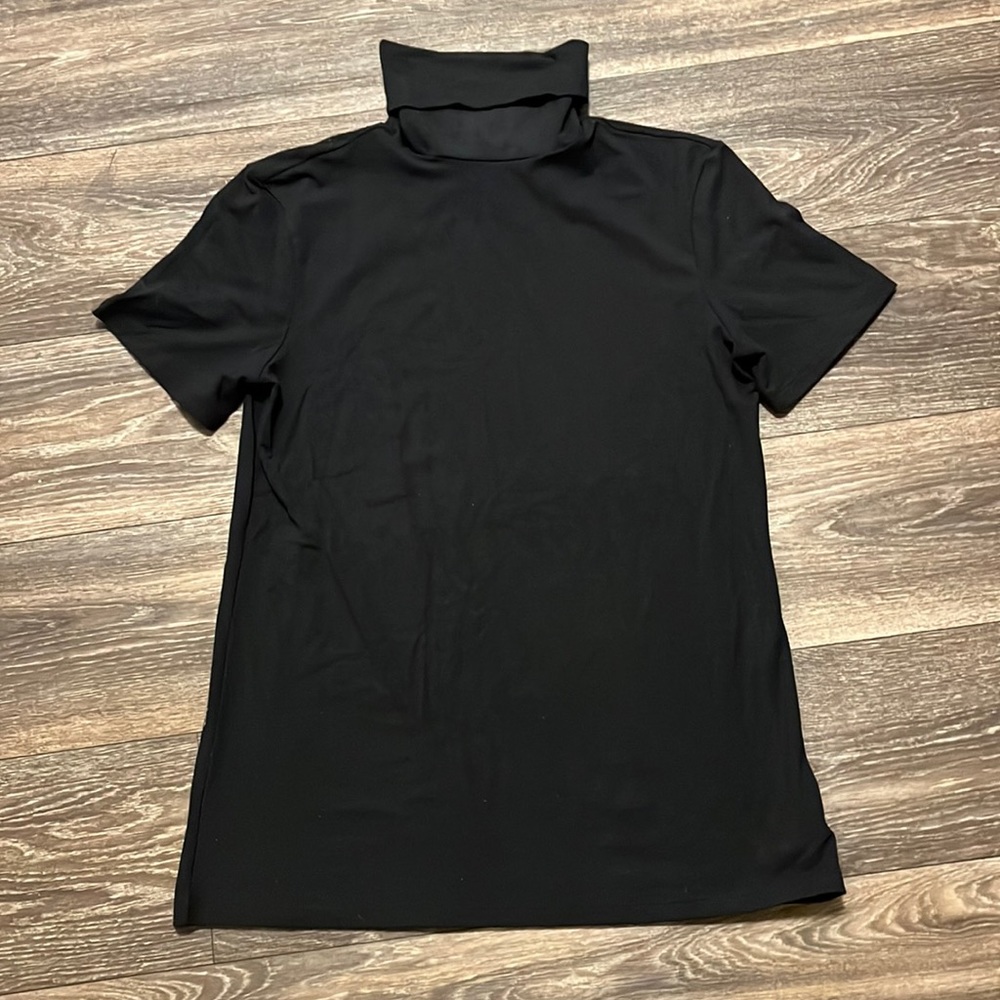 Theory Shortsleeved Turtleneck